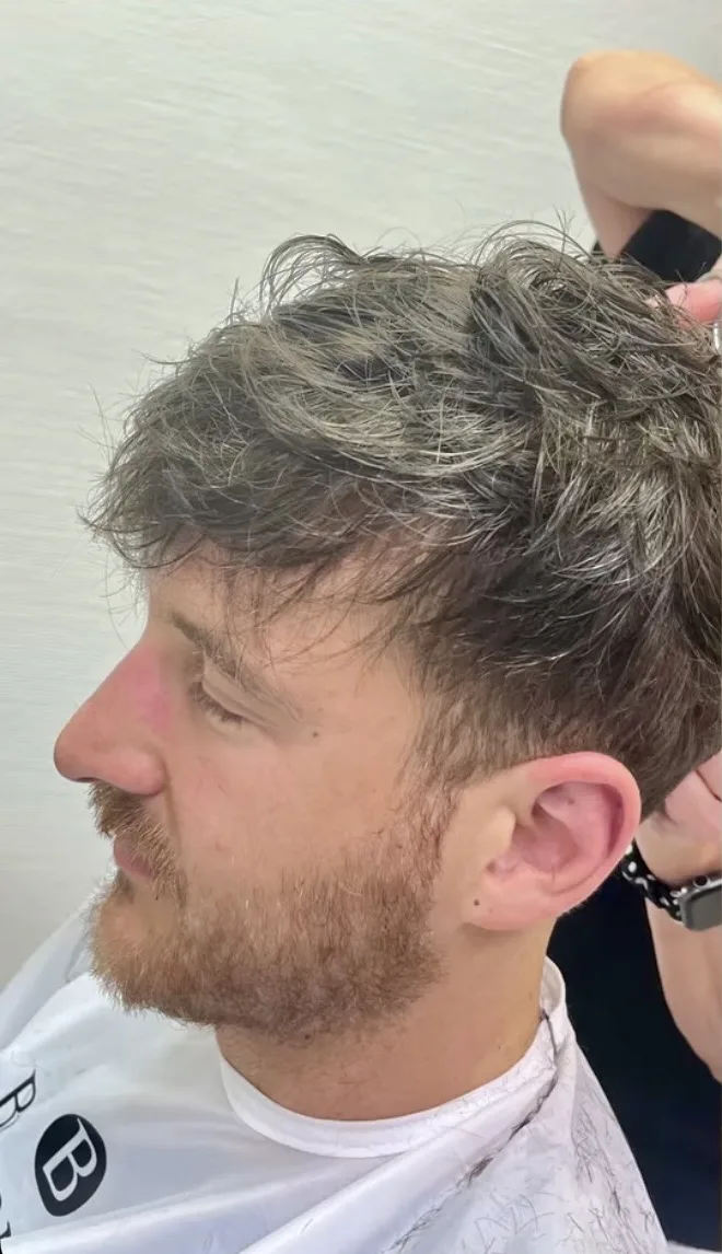 HEADS stylist cutting in the new hair system